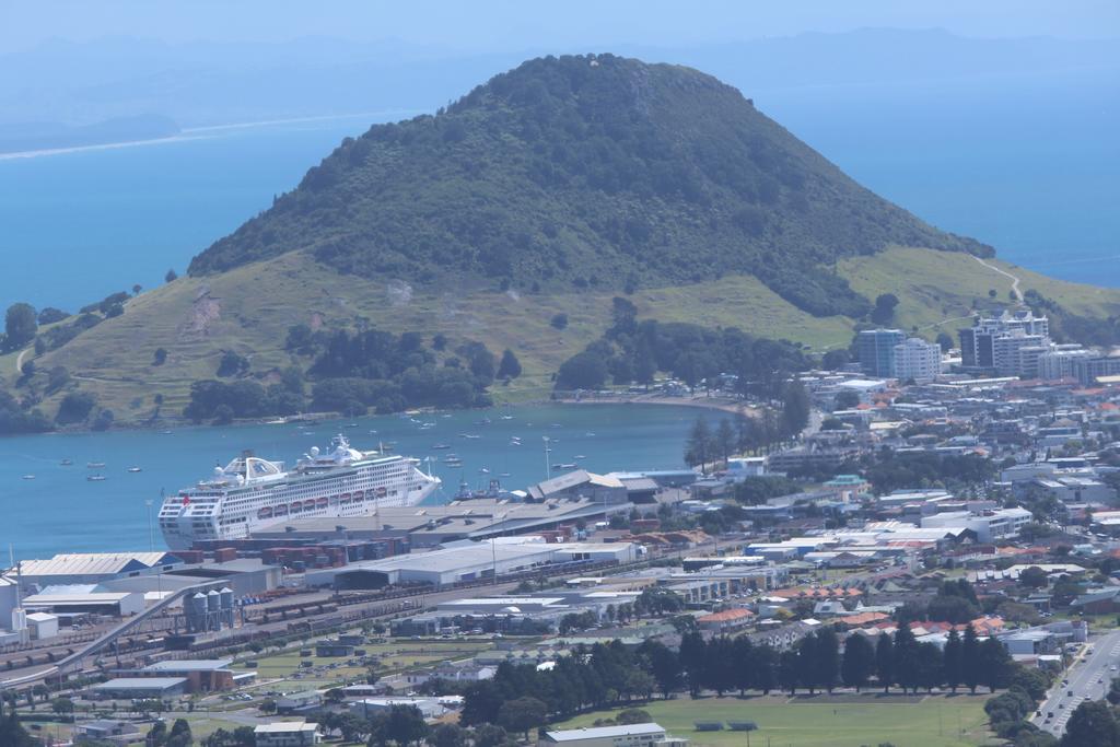 Pavilion Beachfront Apartments Mount Maunganui Exteriör bild